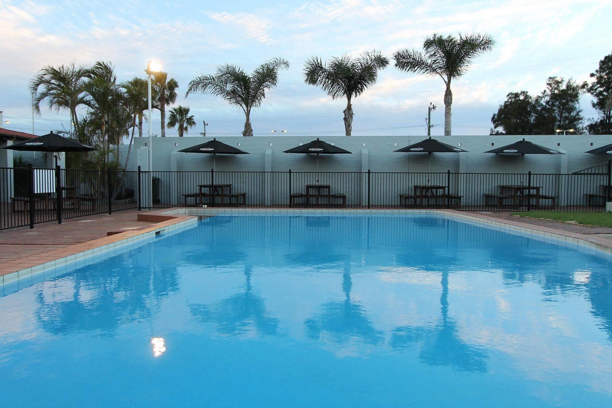 Nightcap At Wintersun Hotel Geraldton Exteriör bild